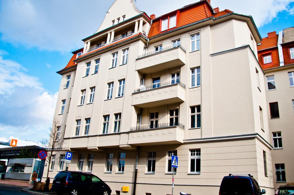 23 Apartment