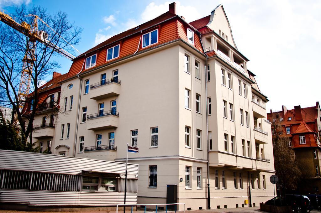 23 Apartment *